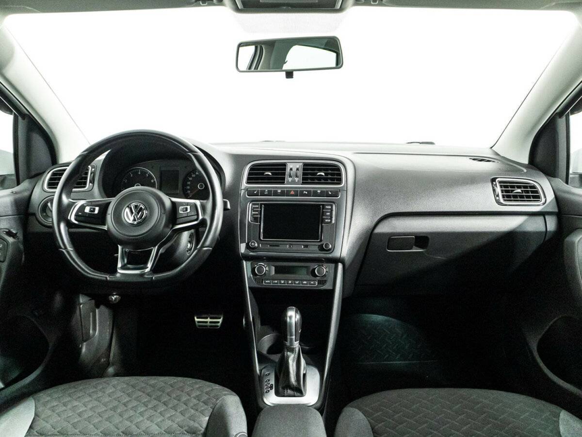 Купить Volkswagen Polo с пробегом. Фото: #12