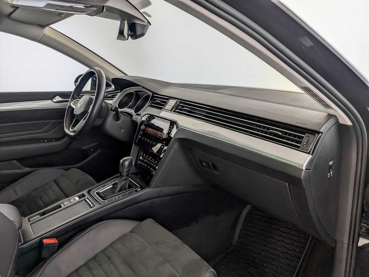 Купить Volkswagen Passat с пробегом. Фото: #10