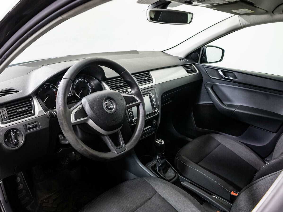 Купить Skoda Rapid с пробегом. Фото: #8