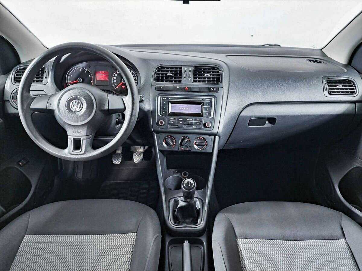 Купить Volkswagen Polo с пробегом. Фото: #11