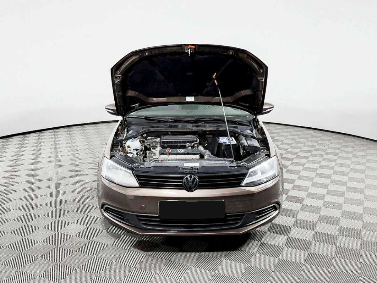 Купить Volkswagen Jetta с пробегом. Фото: #6