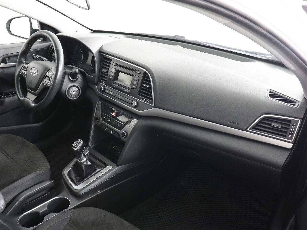 Купить Hyundai Elantra с пробегом. Фото: #4