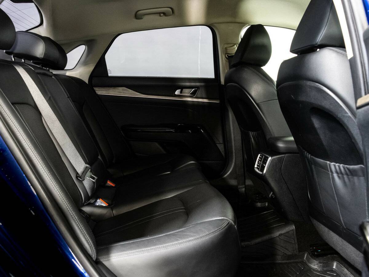 Купить Kia K5 с пробегом. Фото: #23