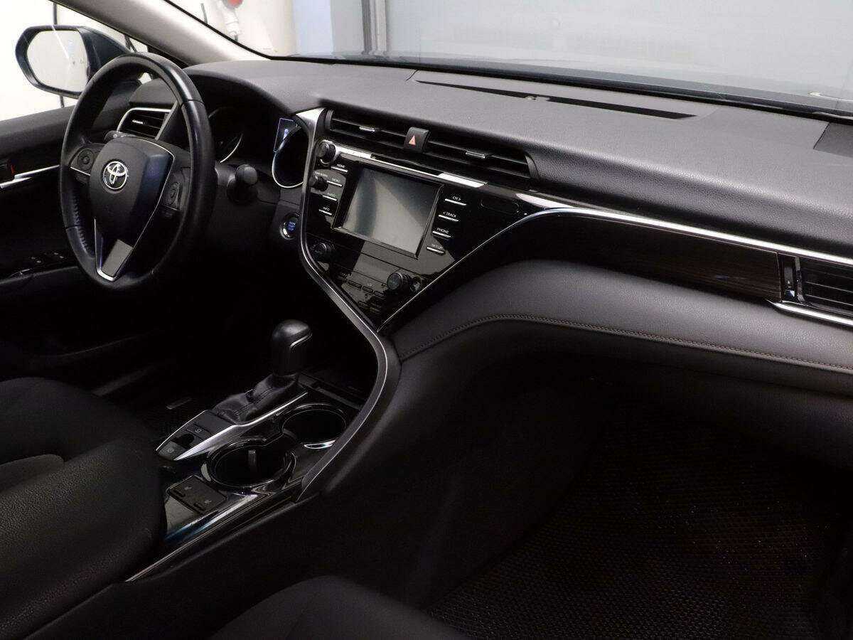 Купить Toyota Camry с пробегом. Фото: #6