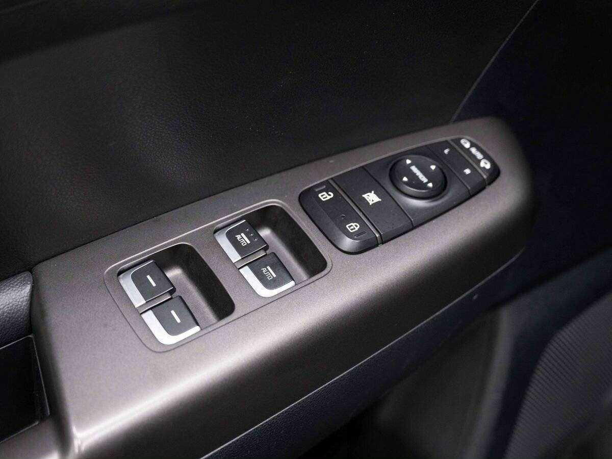 Купить Kia Sportage с пробегом. Фото: #18