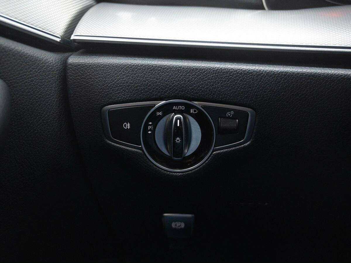 Купить Mercedes-Benz E-Класс с пробегом. Фото: #20