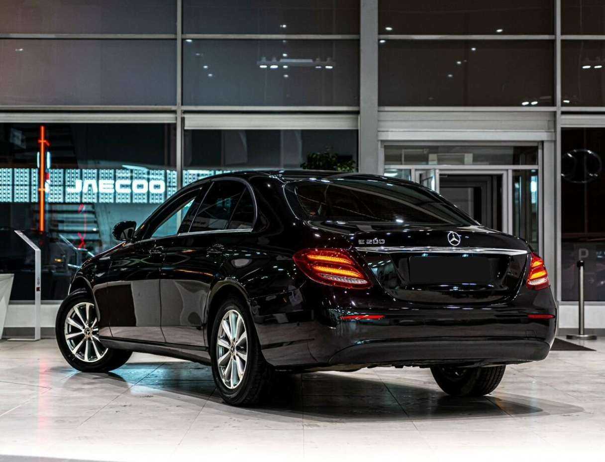 Купить Mercedes-Benz E-Класс с пробегом. Фото: #3