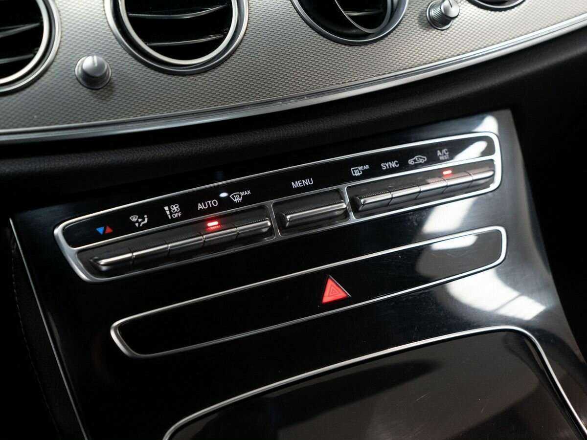 Купить Mercedes-Benz E-Класс с пробегом. Фото: #14