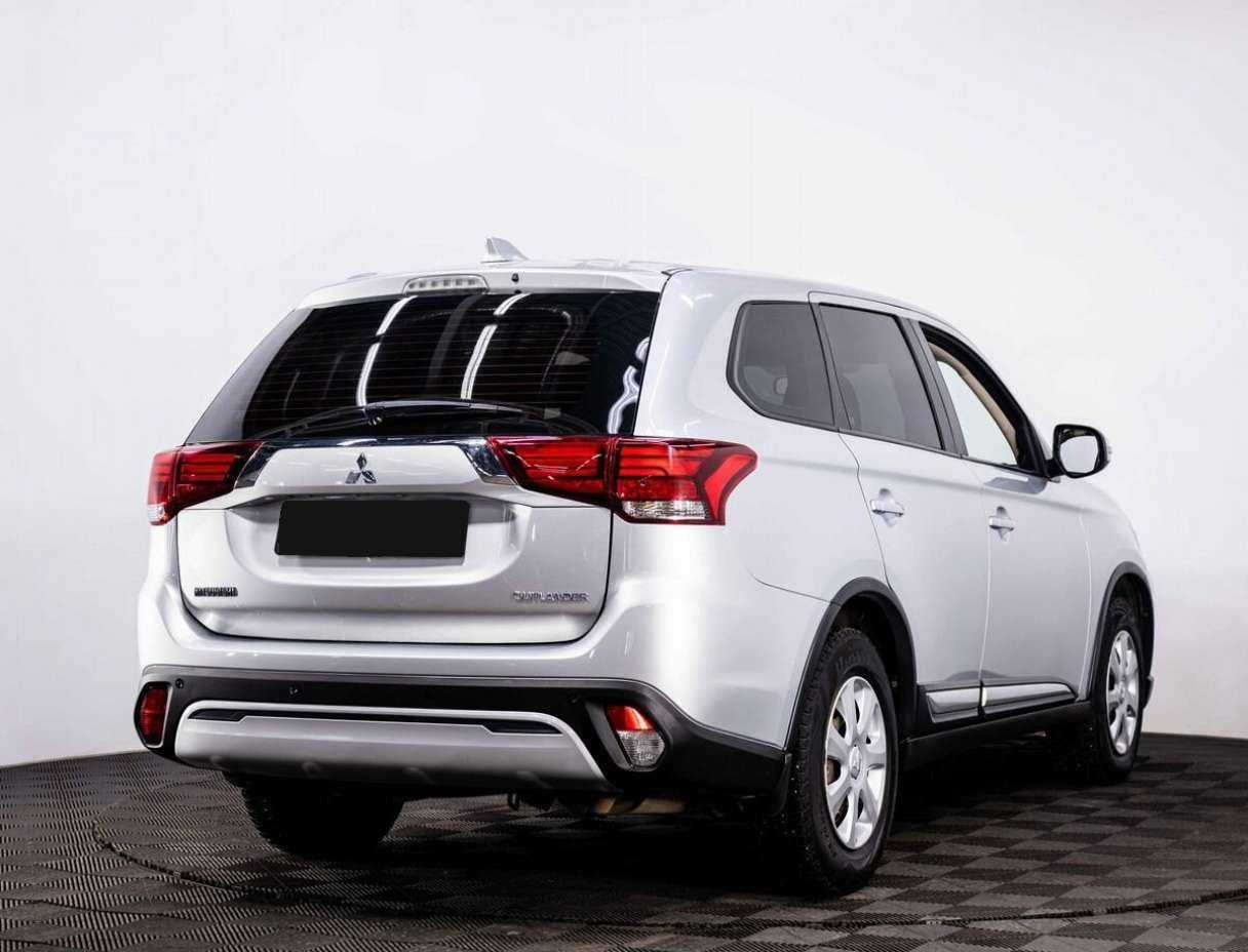 Купить Mitsubishi Outlander с пробегом. Фото: #5