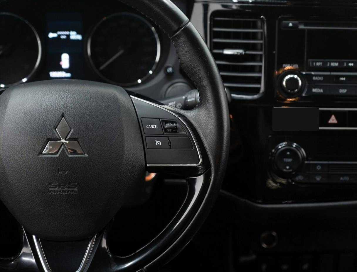 Купить Mitsubishi Outlander с пробегом. Фото: #15