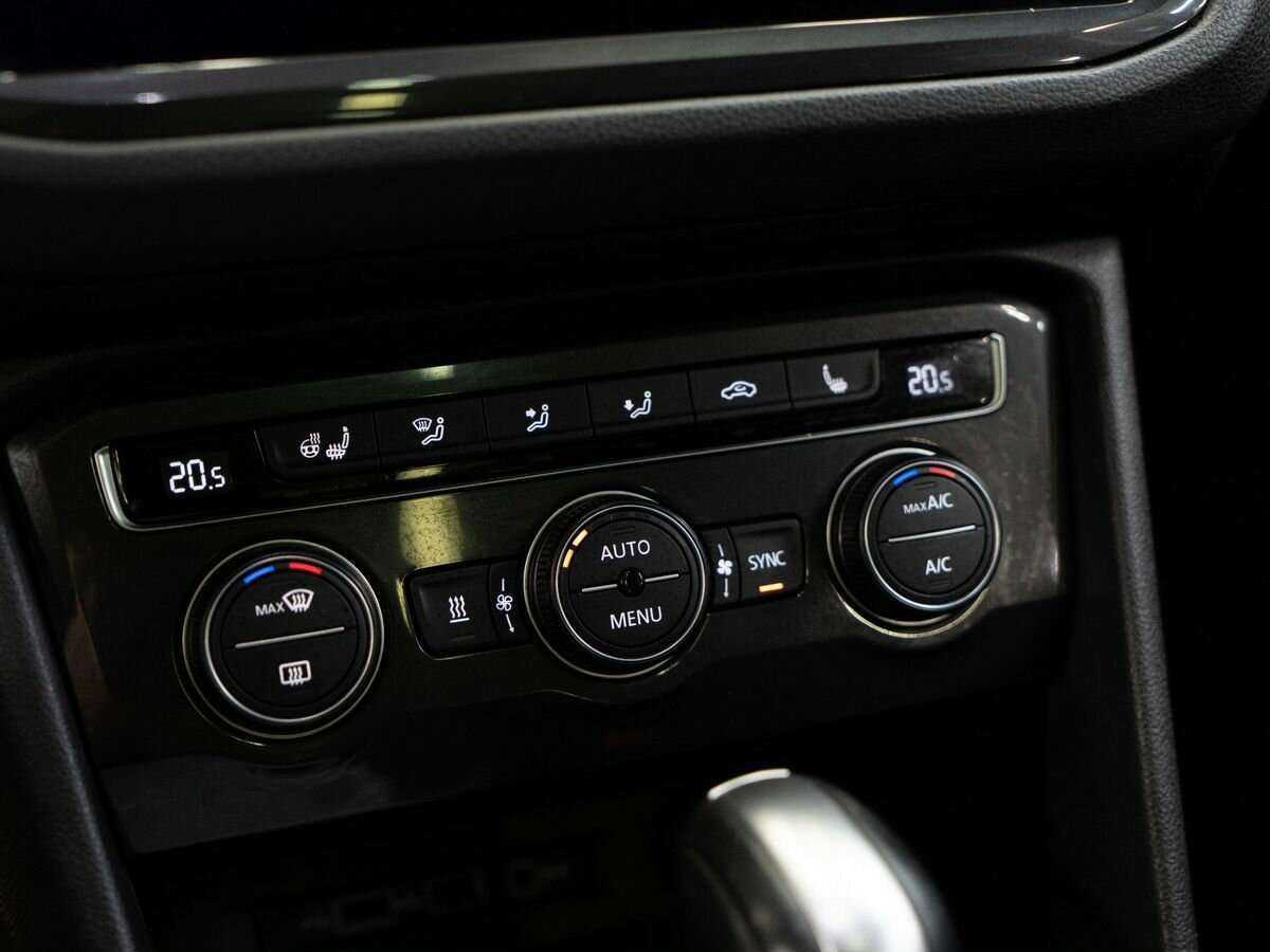 Купить Volkswagen Tiguan с пробегом. Фото: #12