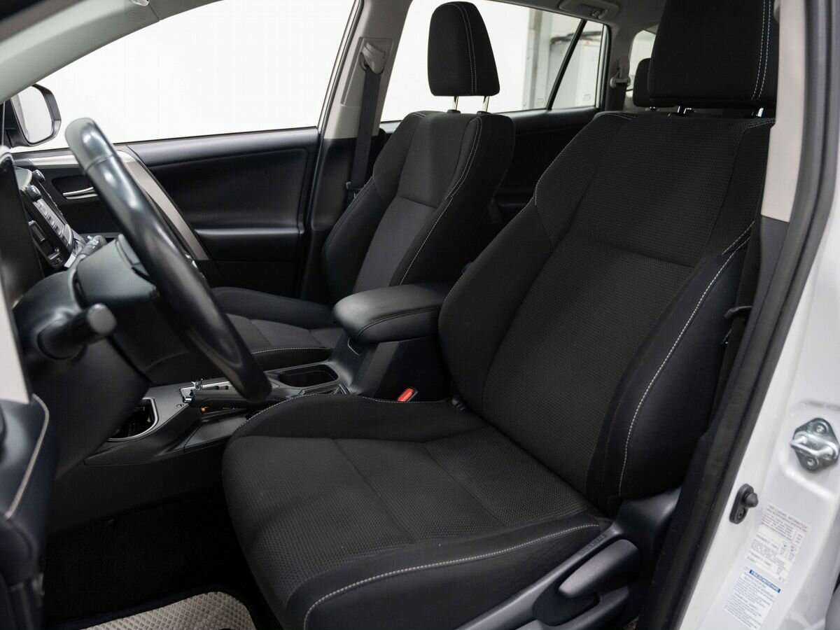 Купить Toyota RAV4 с пробегом. Фото: #6