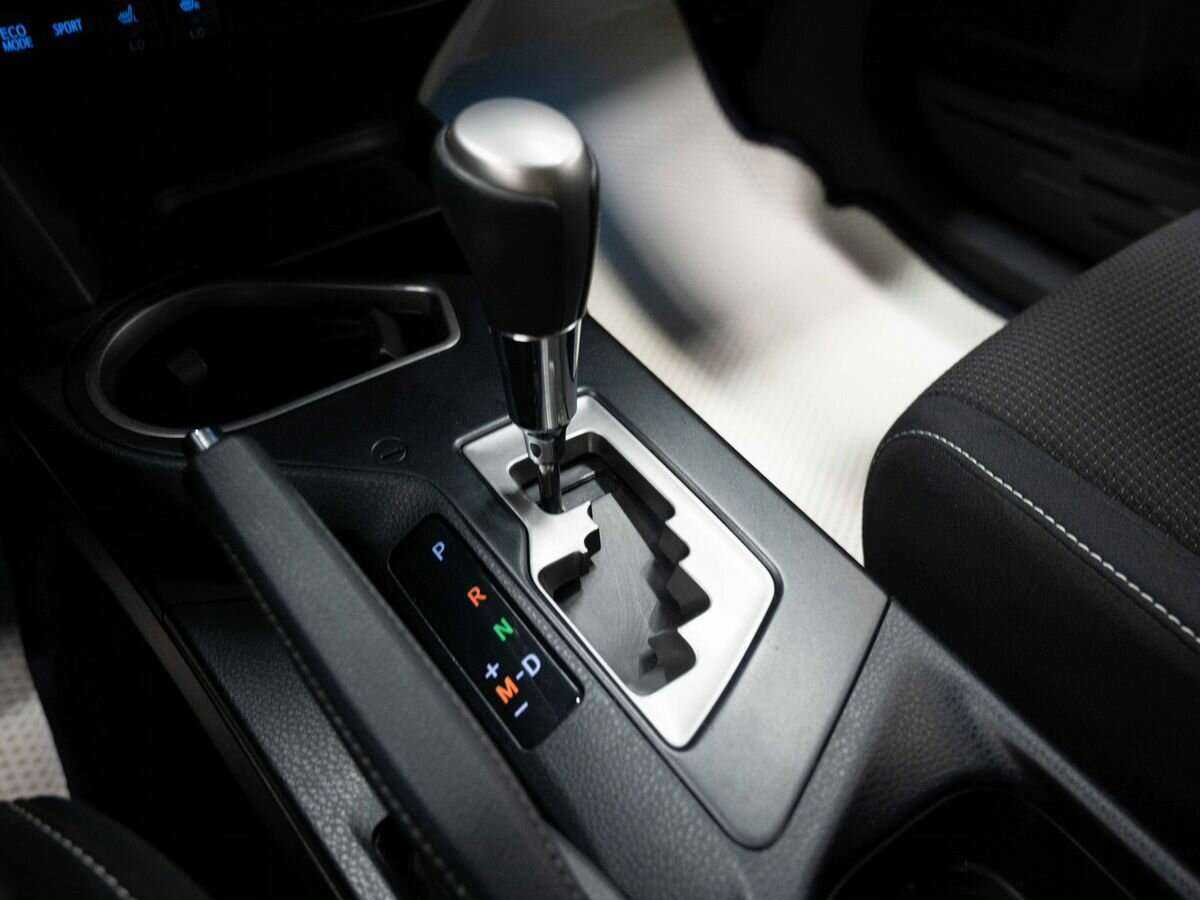 Купить Toyota RAV4 с пробегом. Фото: #17