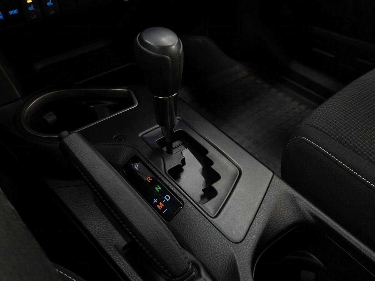 Купить Toyota RAV4 с пробегом. Фото: #21