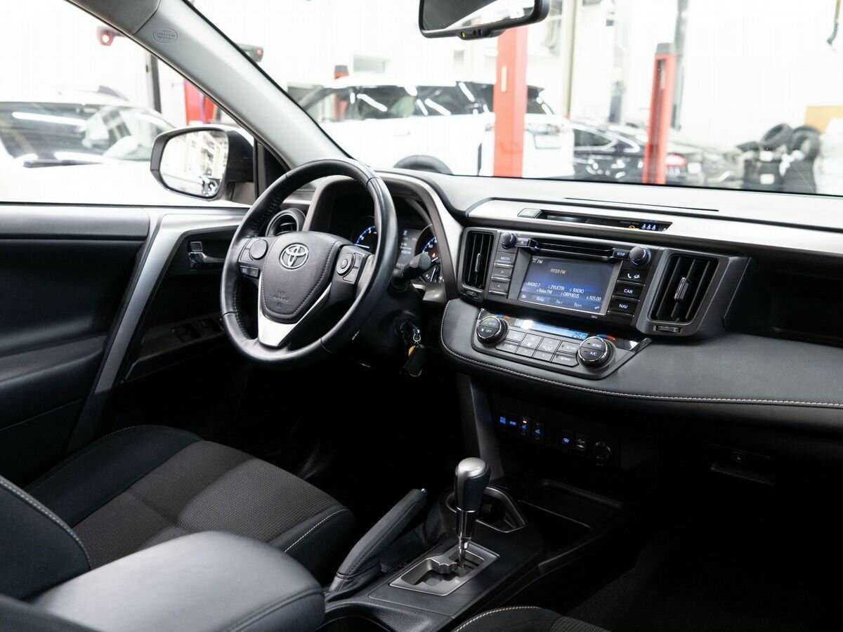 Купить Toyota RAV4 с пробегом. Фото: #16