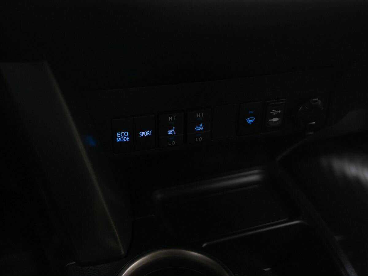 Купить Toyota RAV4 с пробегом. Фото: #21