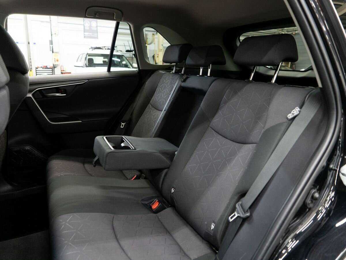 Купить Toyota RAV4 с пробегом. Фото: #6