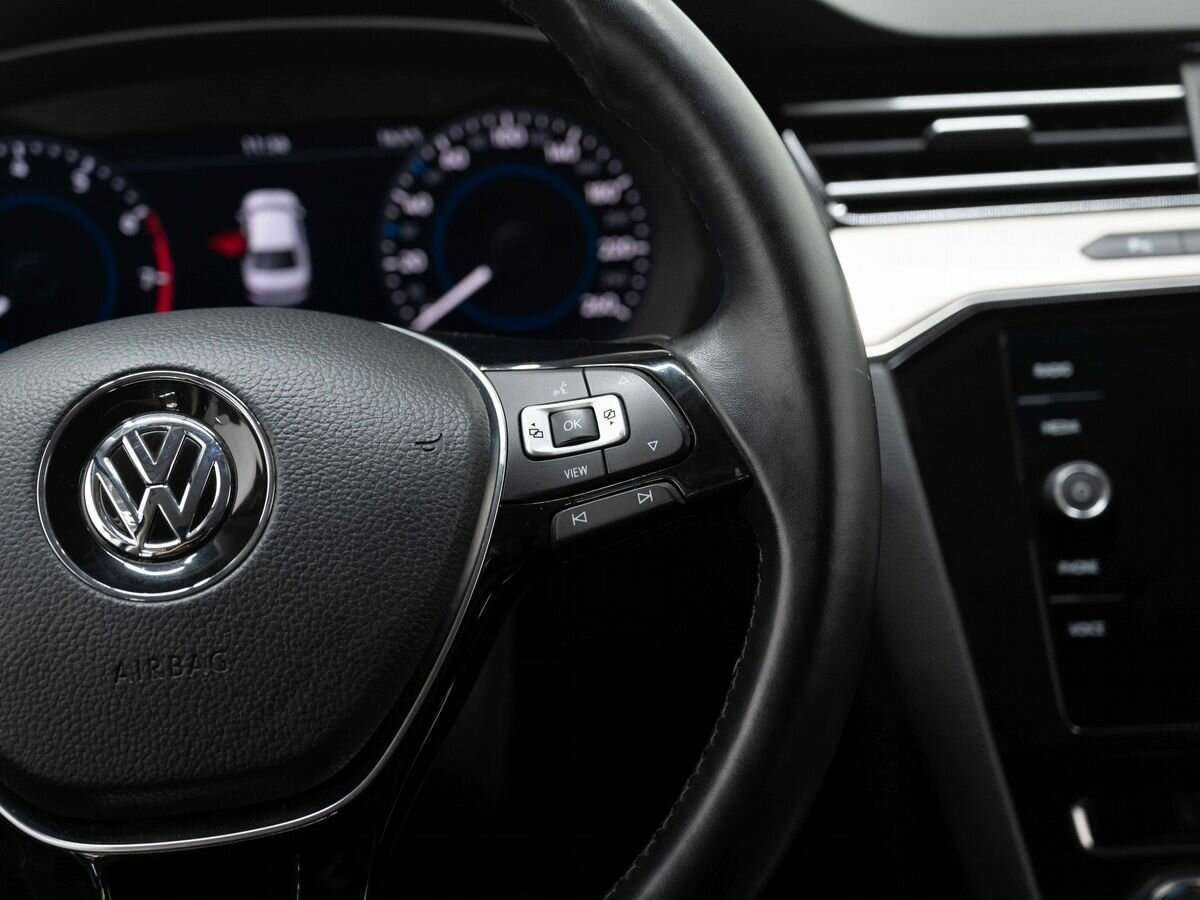 Купить Volkswagen Passat с пробегом. Фото: #14