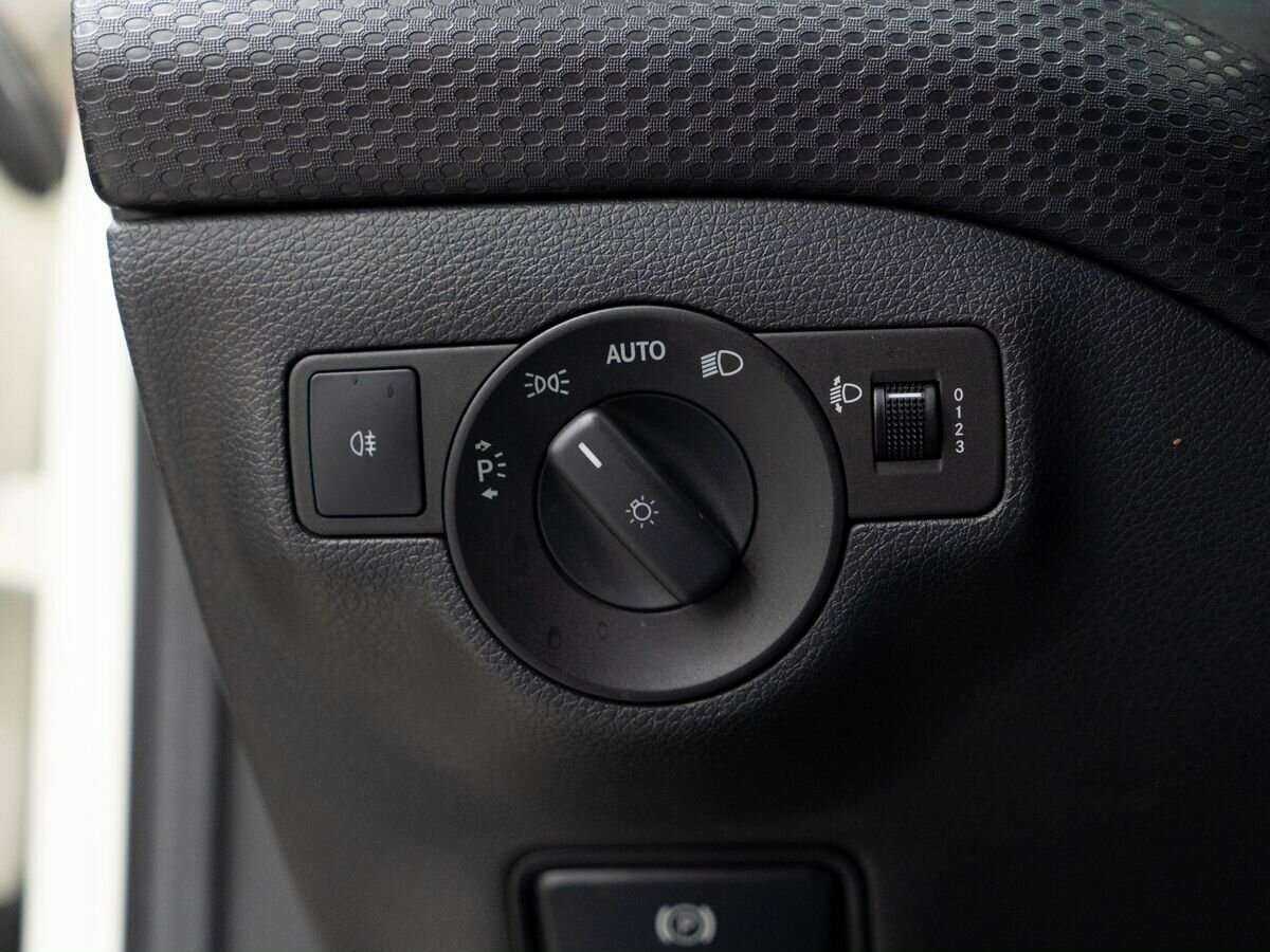 Купить Mercedes-Benz A-Класс с пробегом. Фото: #14