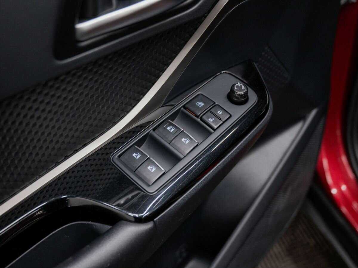 Купить Toyota C-HR с пробегом. Фото: #12