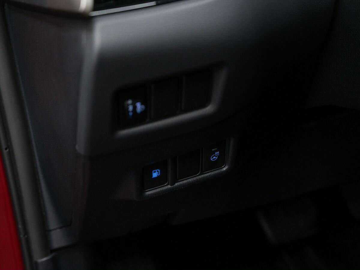 Купить Toyota C-HR с пробегом. Фото: #13