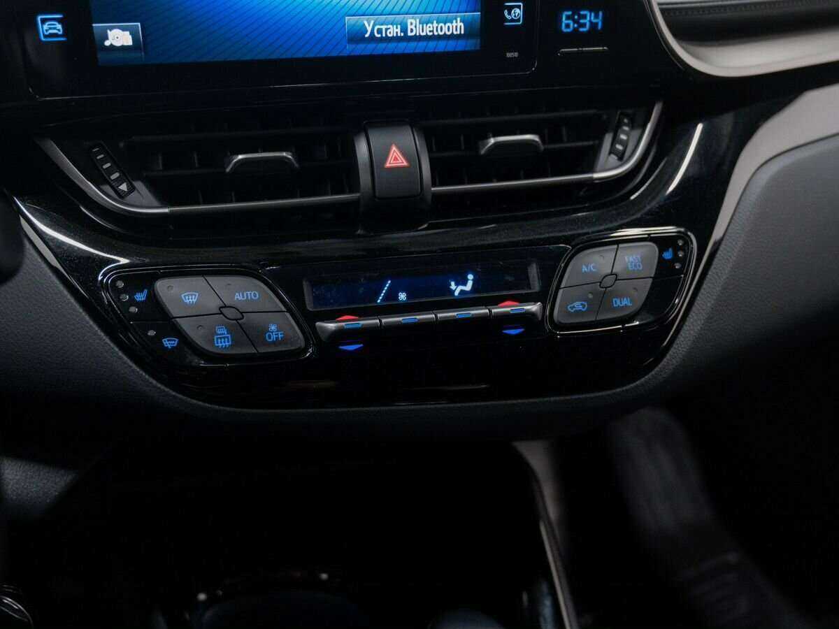 Купить Toyota C-HR с пробегом. Фото: #16