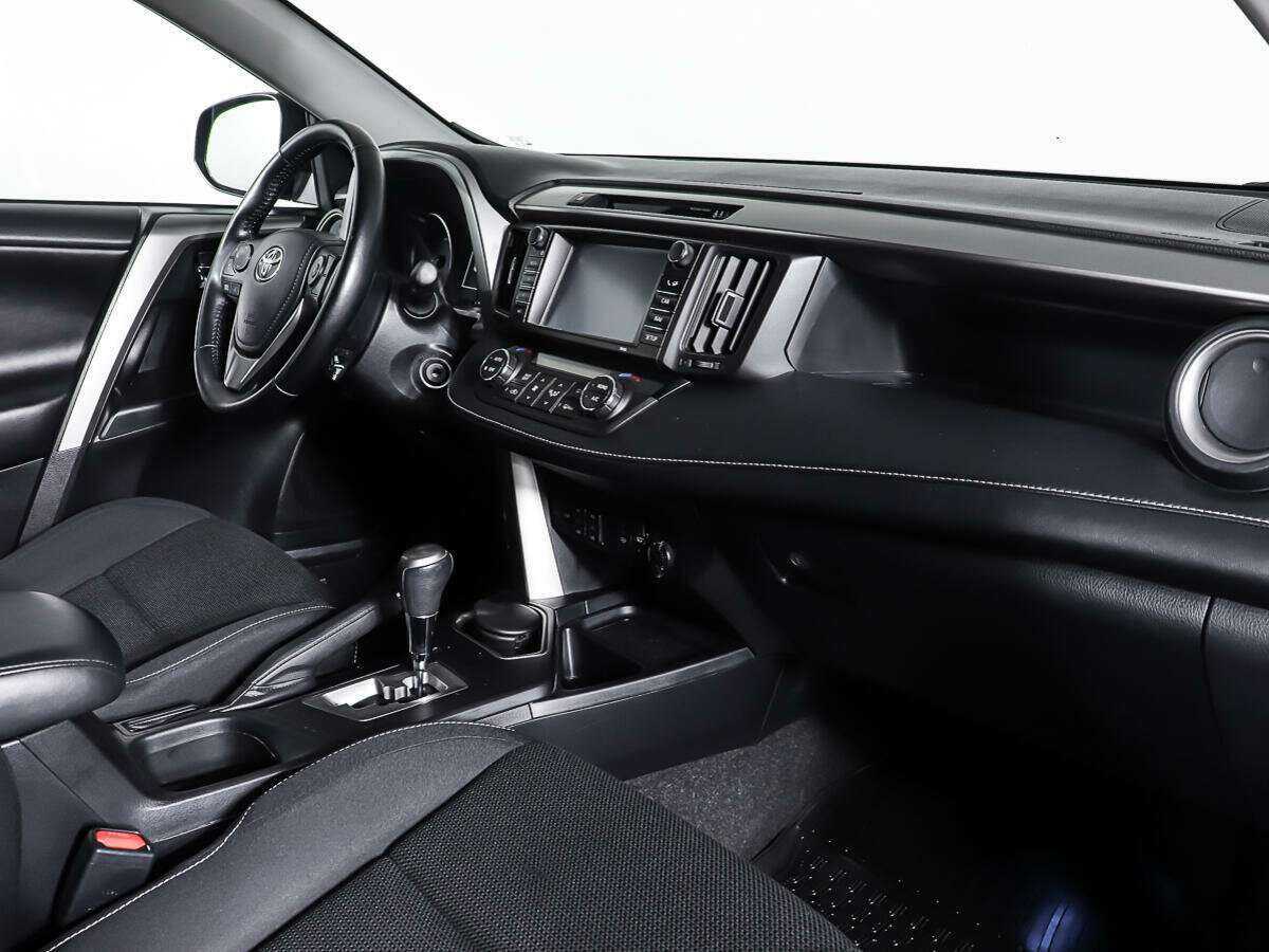 Купить Toyota RAV4 с пробегом. Фото: #10