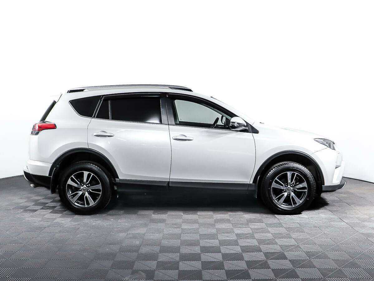 Купить Toyota RAV4 с пробегом. Фото: #3
