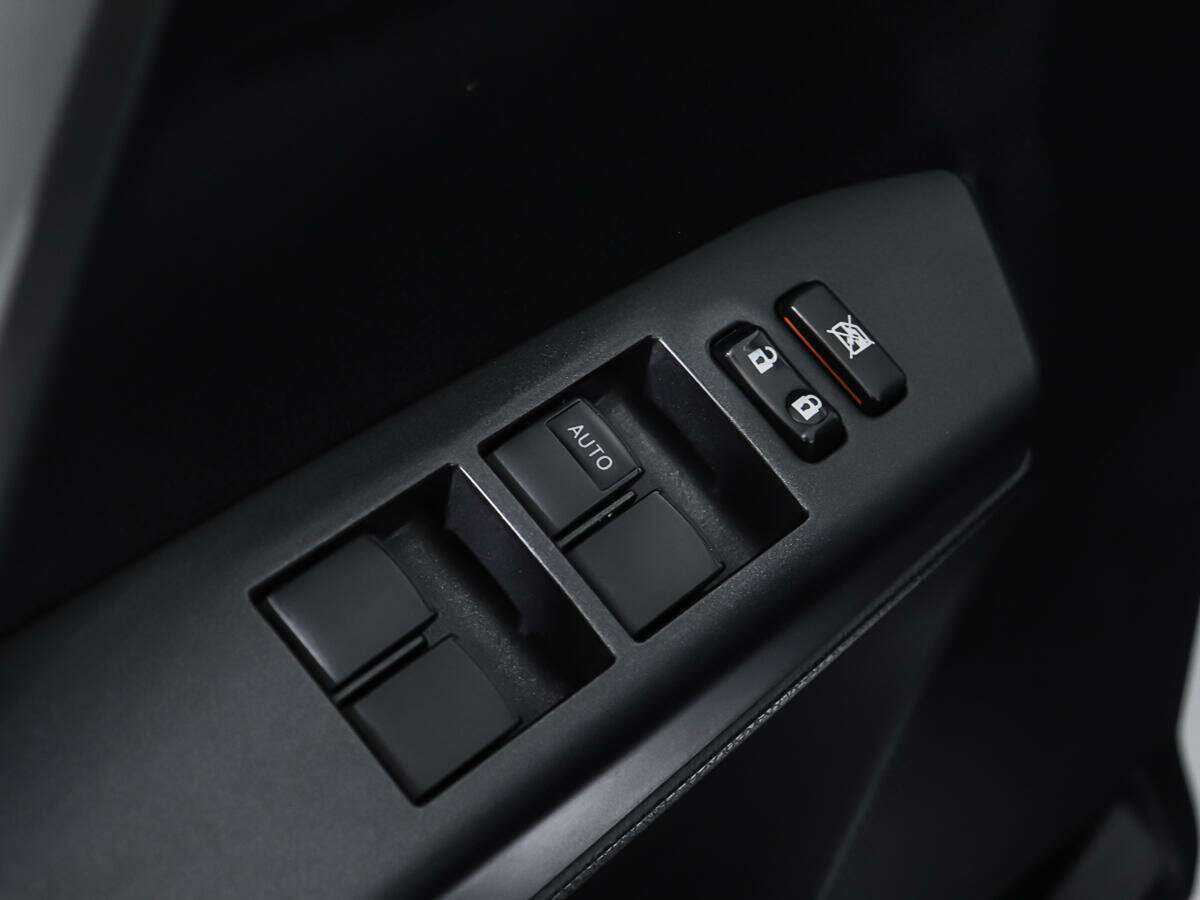 Купить Toyota RAV4 с пробегом. Фото: #18