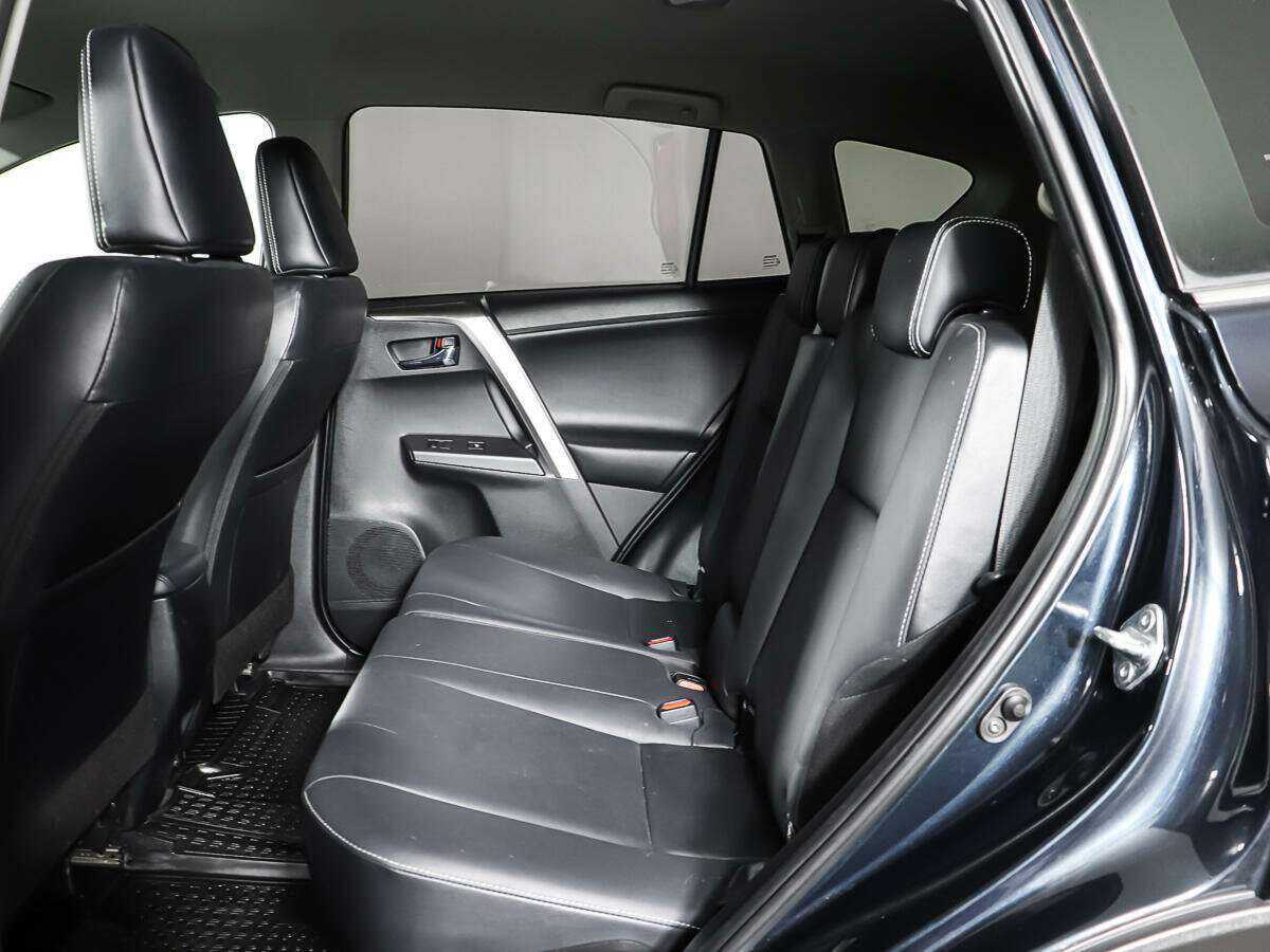 Купить Toyota RAV4 с пробегом. Фото: #9