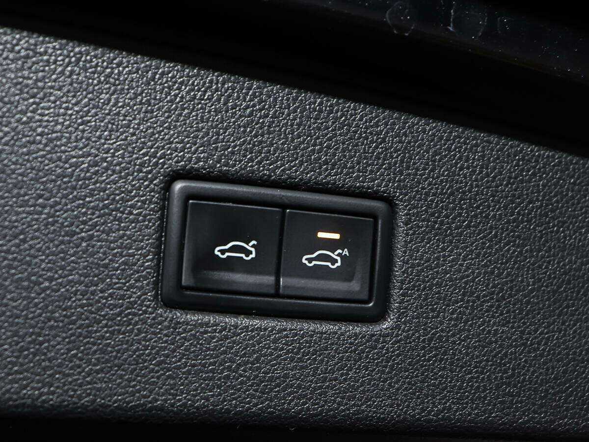 Купить Volkswagen Tiguan с пробегом. Фото: #18