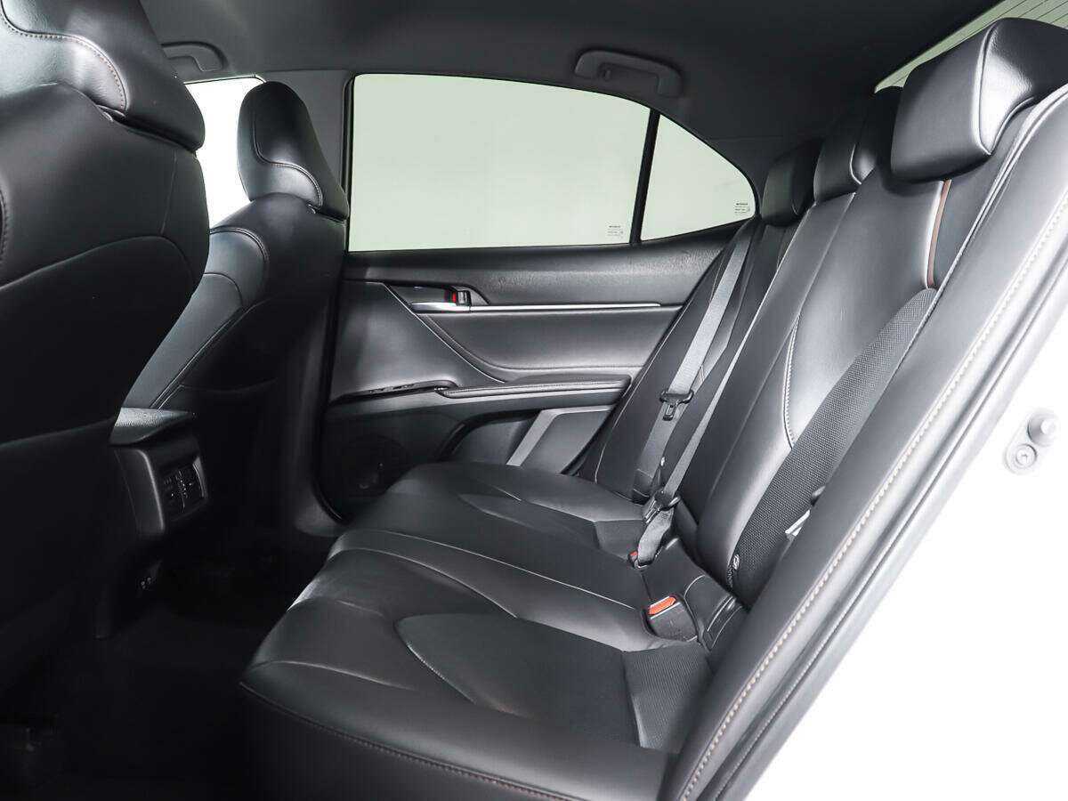 Купить Toyota Camry с пробегом. Фото: #9