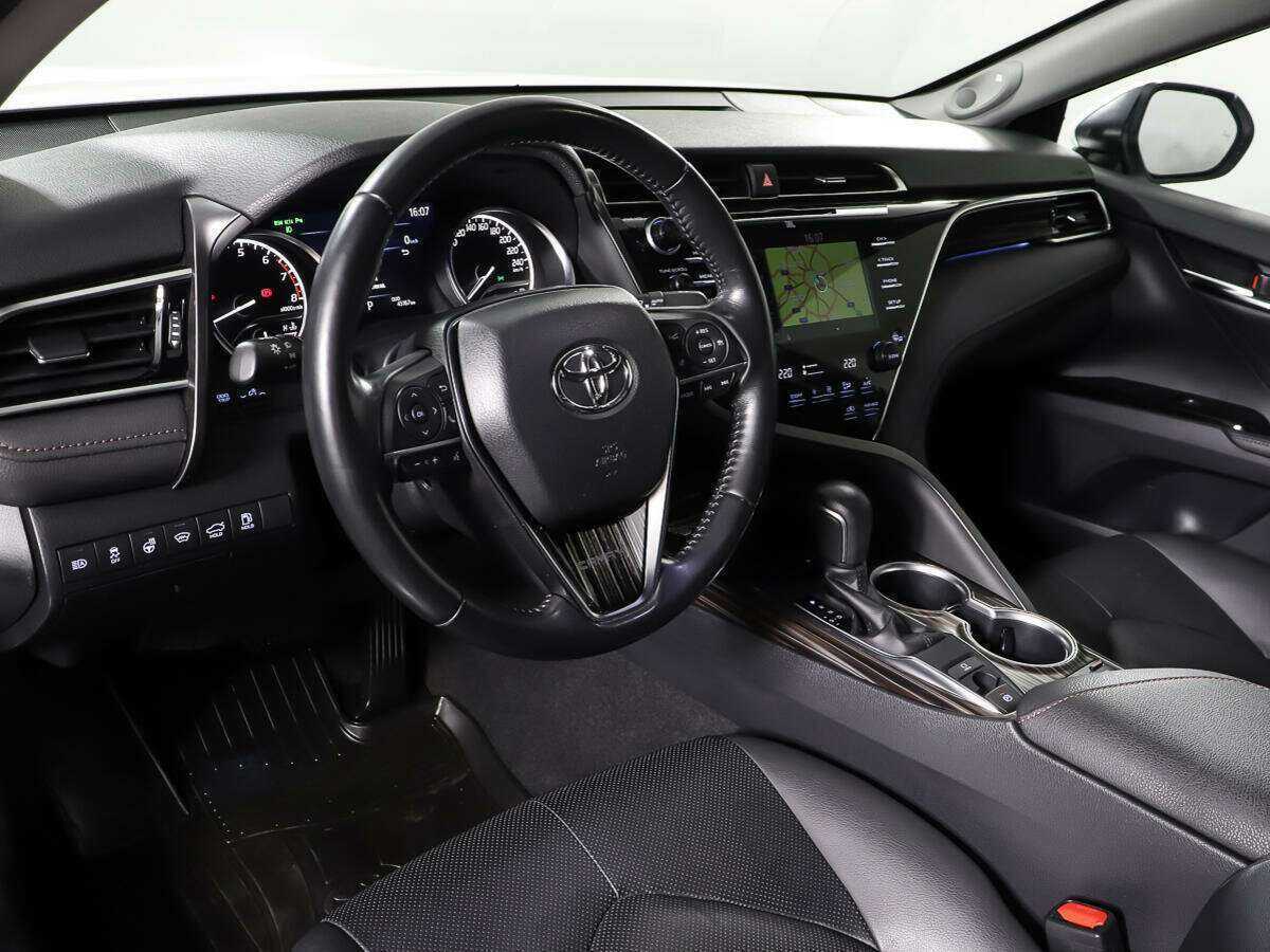 Купить Toyota Camry с пробегом. Фото: #10