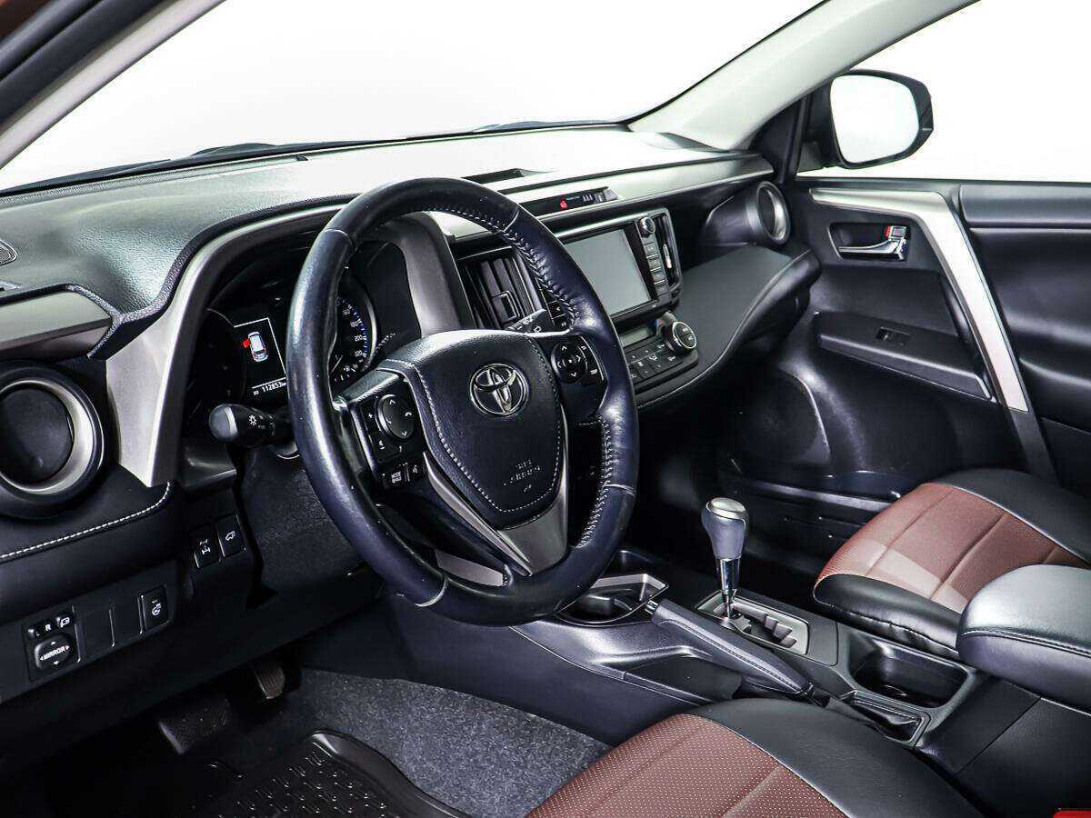 Купить Toyota RAV4 с пробегом. Фото: #11