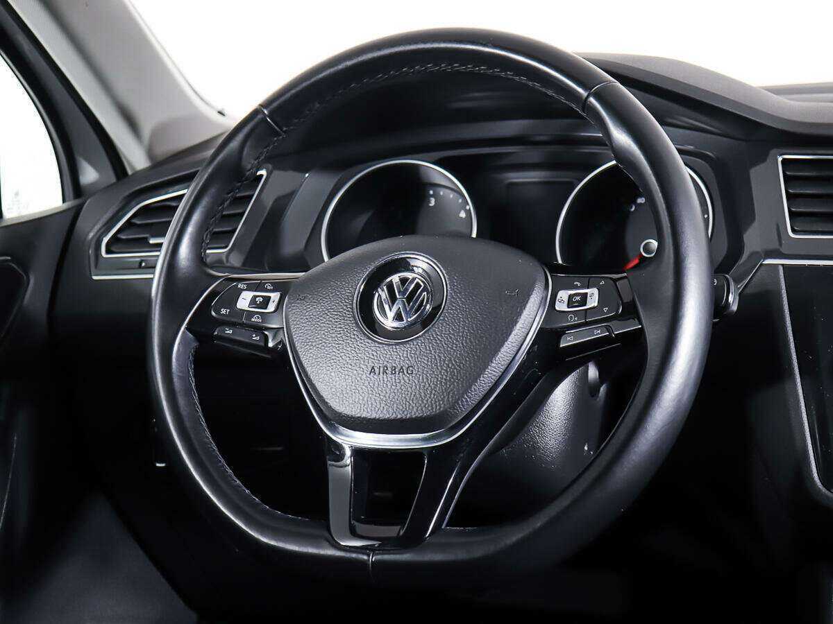 Купить Volkswagen Tiguan с пробегом. Фото: #13
