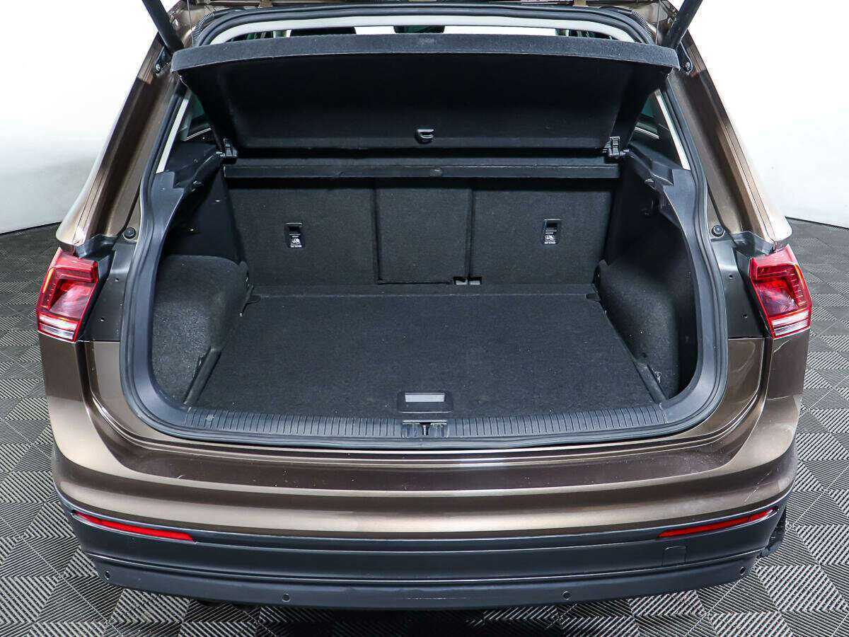 Купить Volkswagen Tiguan с пробегом. Фото: #8