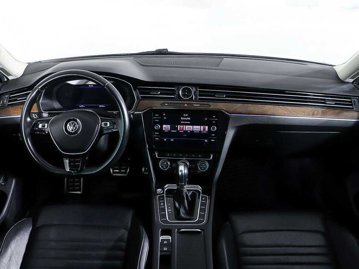 Купить Volkswagen Passat с пробегом. Фото: #10