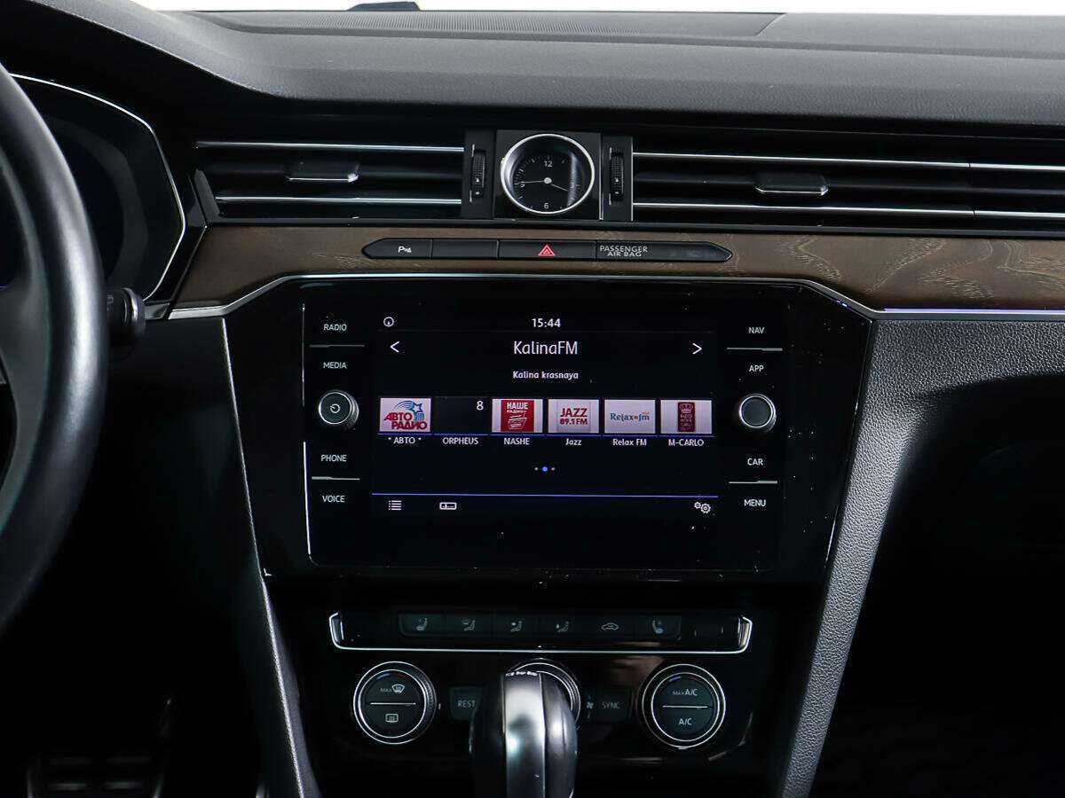 Купить Volkswagen Passat с пробегом. Фото: #11