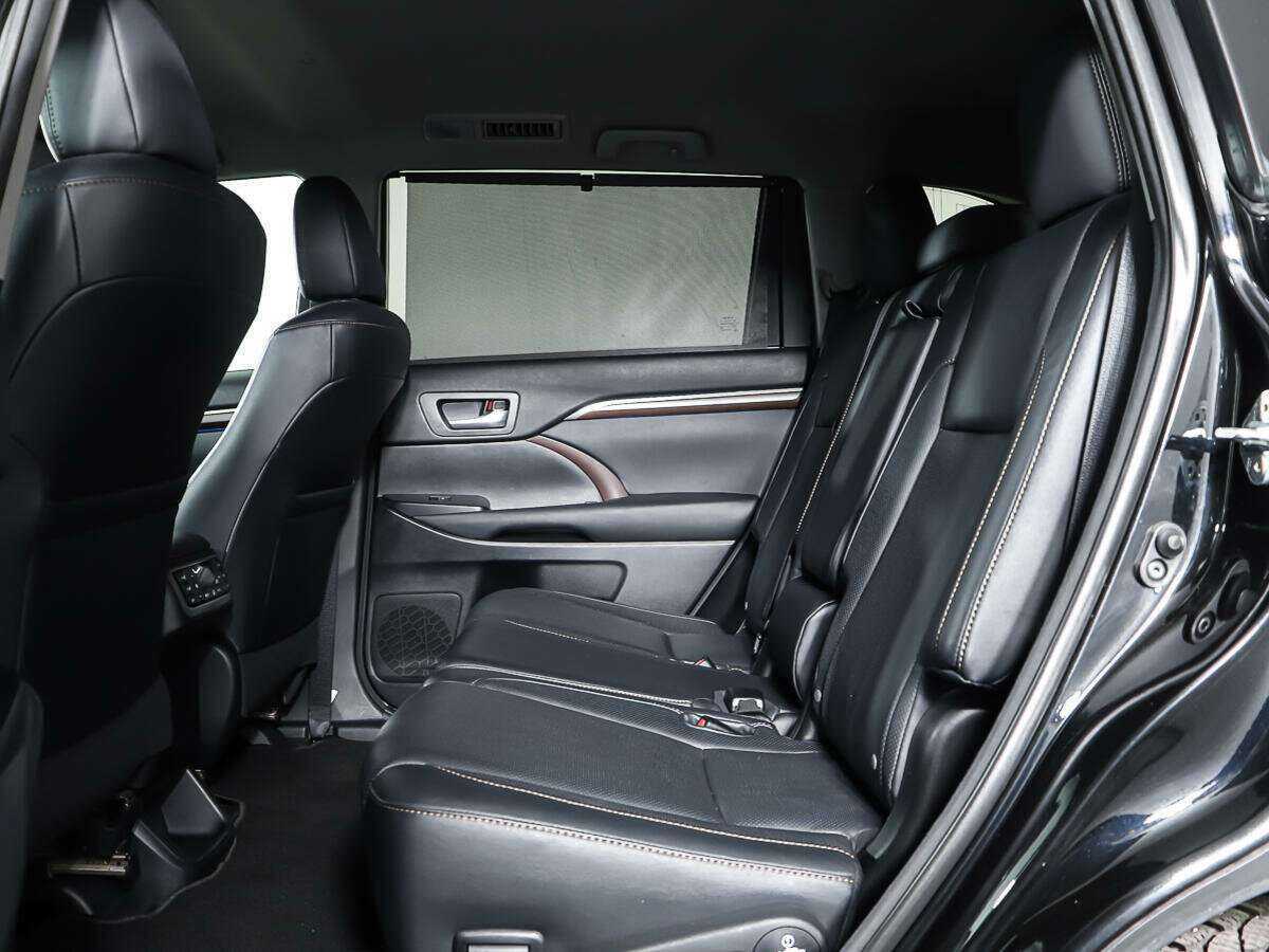 Купить Toyota Highlander с пробегом. Фото: #10