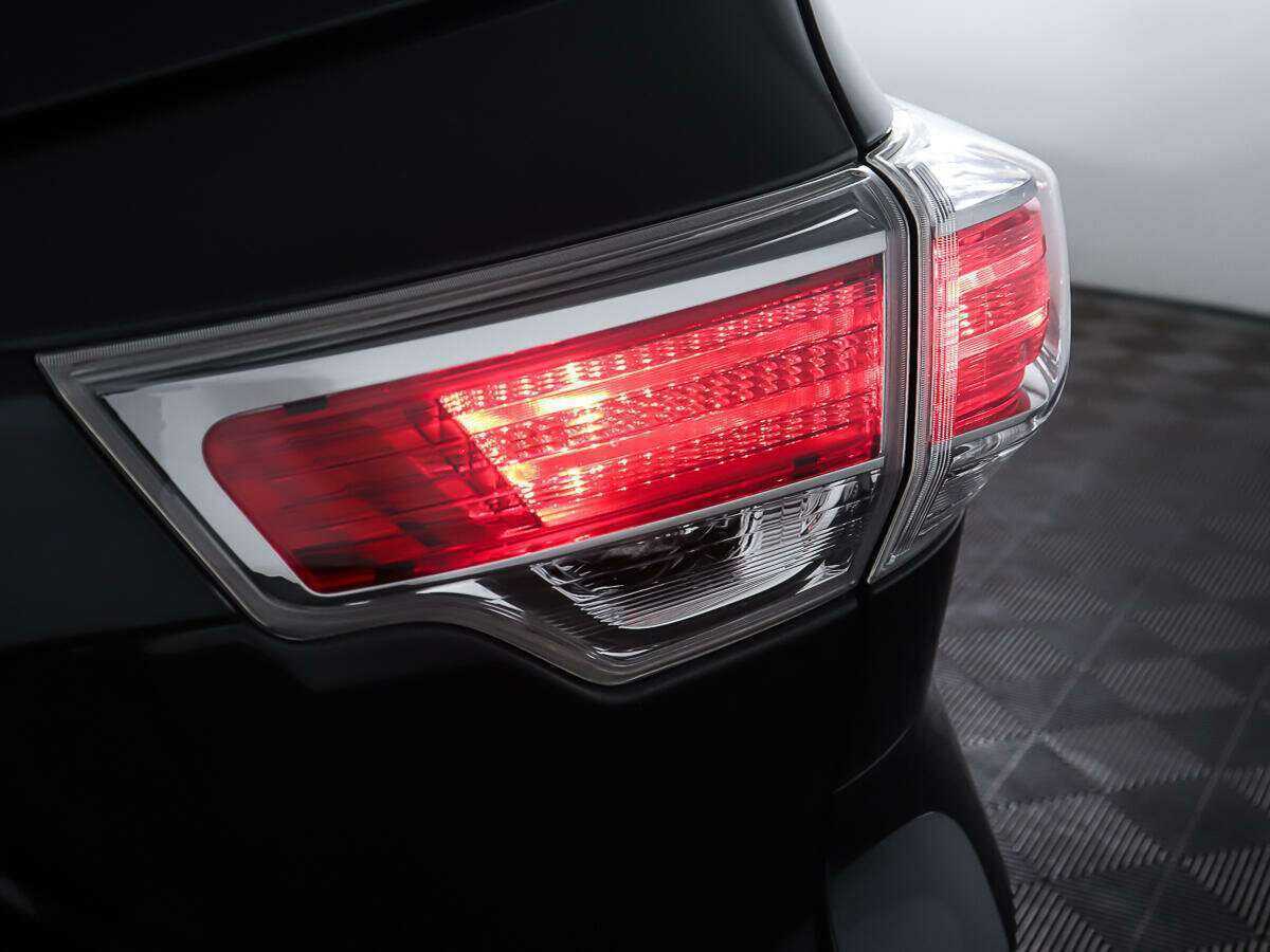 Купить Toyota Highlander с пробегом. Фото: #23