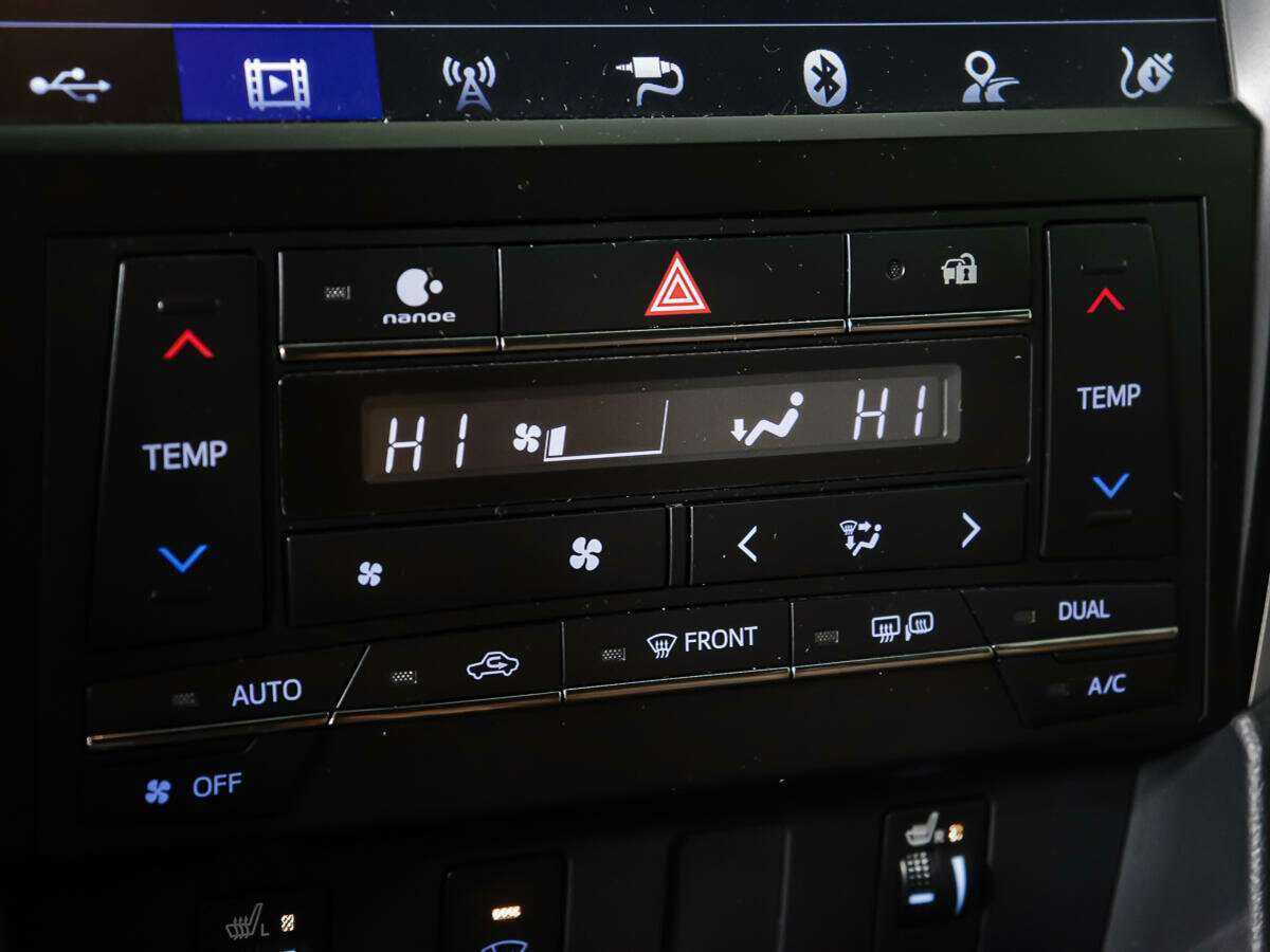 Купить Toyota Camry с пробегом. Фото: #22