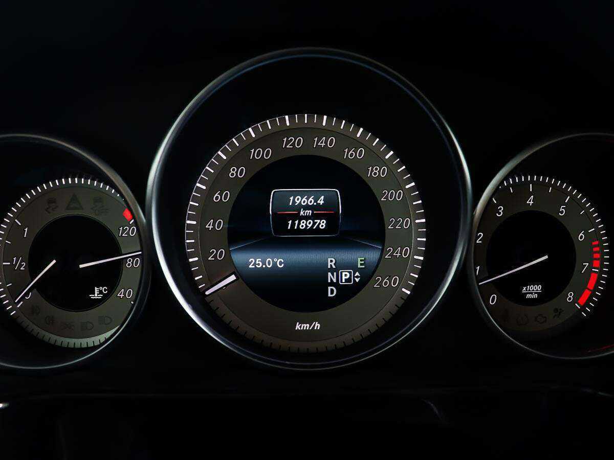 Купить Mercedes-Benz E-Класс с пробегом. Фото: #13