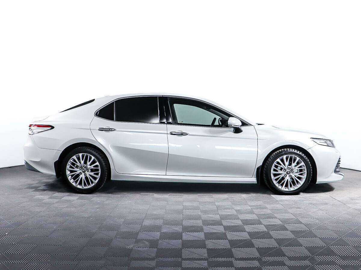 Купить Toyota Camry с пробегом. Фото: #3