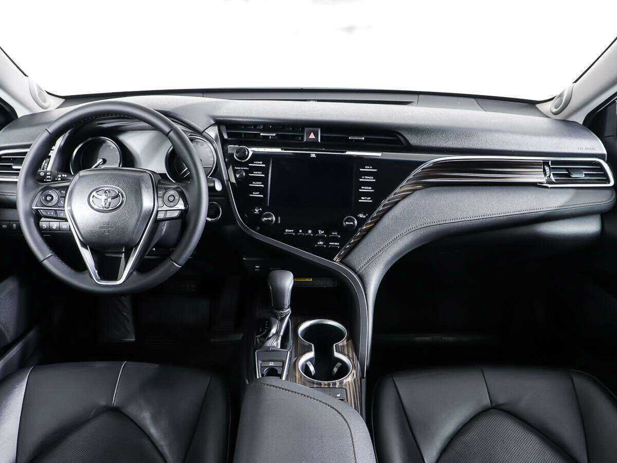 Купить Toyota Camry с пробегом. Фото: #10