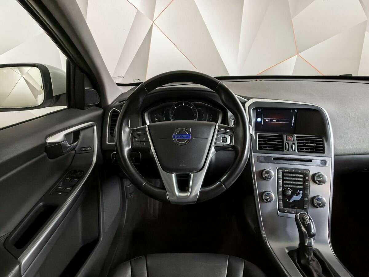 Купить Volvo XC60 с пробегом. Фото: #13