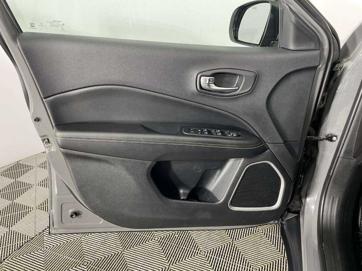 Купить Jeep Compass с пробегом. Фото: #7