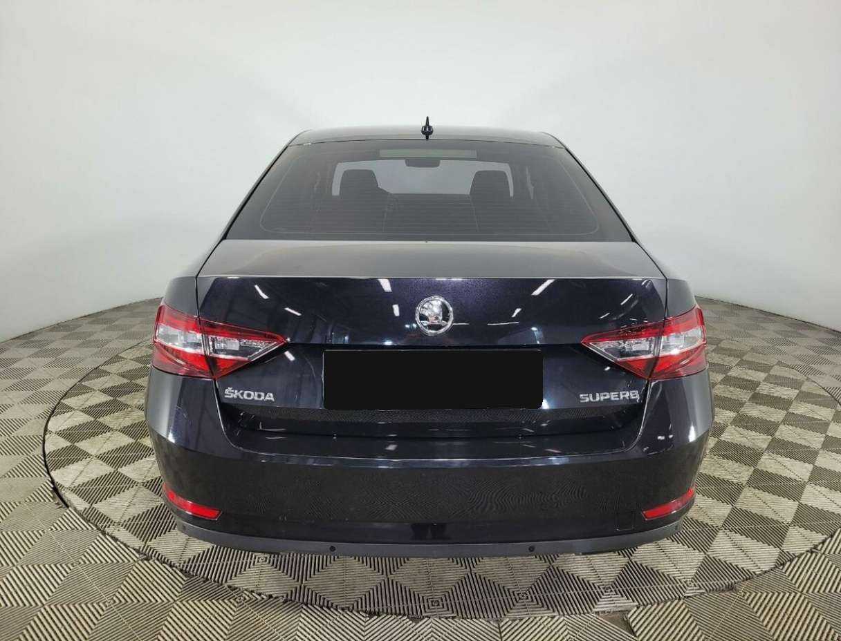 Купить Skoda Superb с пробегом. Фото: #2