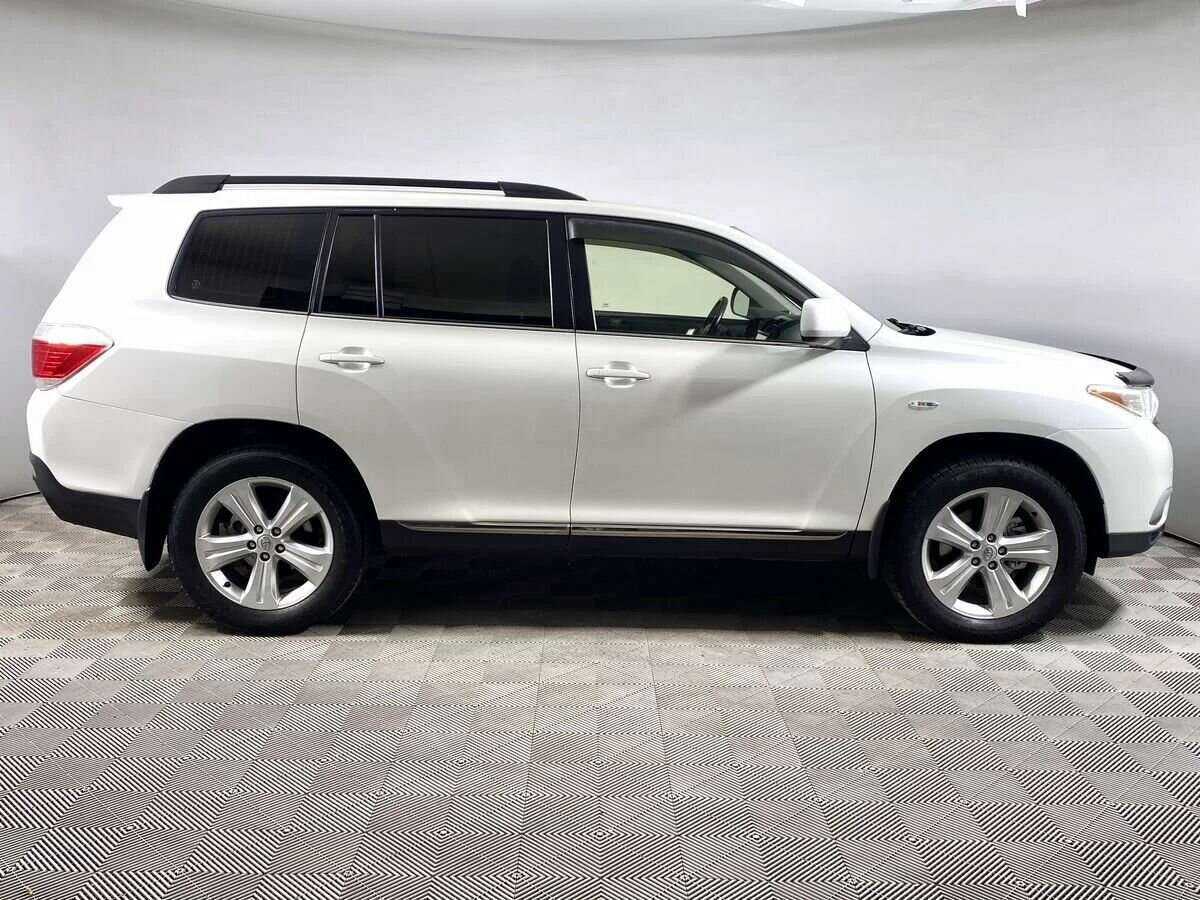 Купить Toyota Highlander с пробегом. Фото: #3