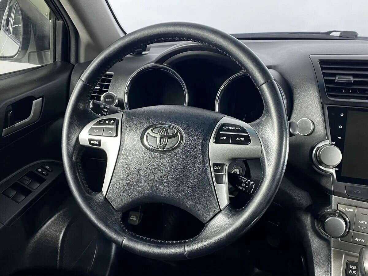 Купить Toyota Highlander с пробегом. Фото: #11