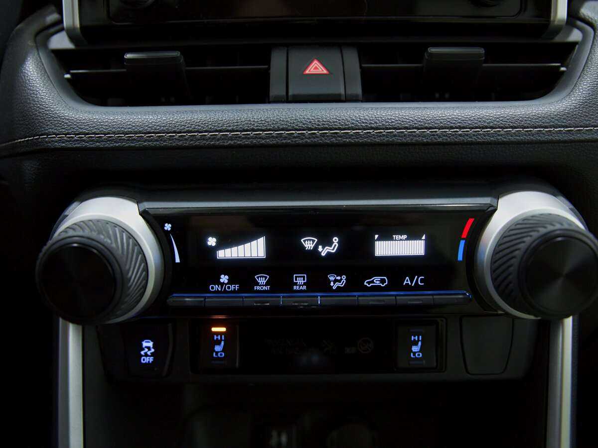 Купить Toyota RAV4 с пробегом. Фото: #8